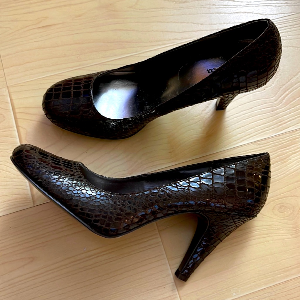 Brown Pump